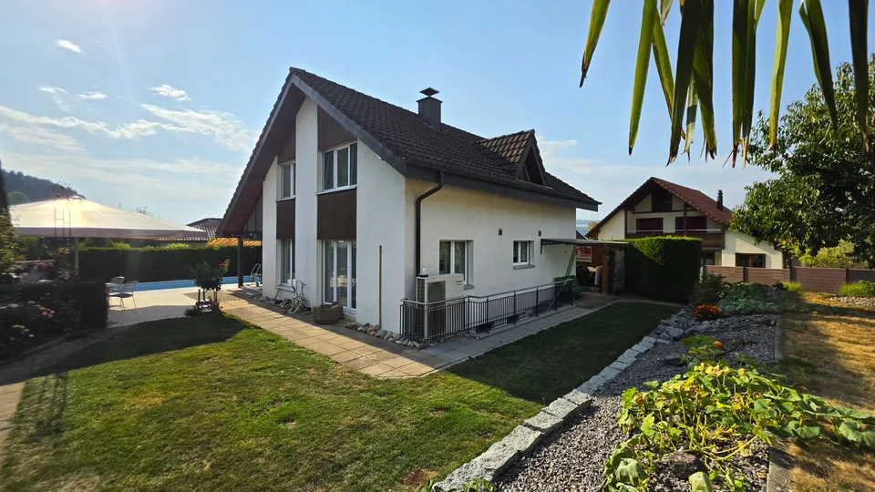 6.5-Zi.-Einfamilienhaus mit Pool in Leibstadt kaufen