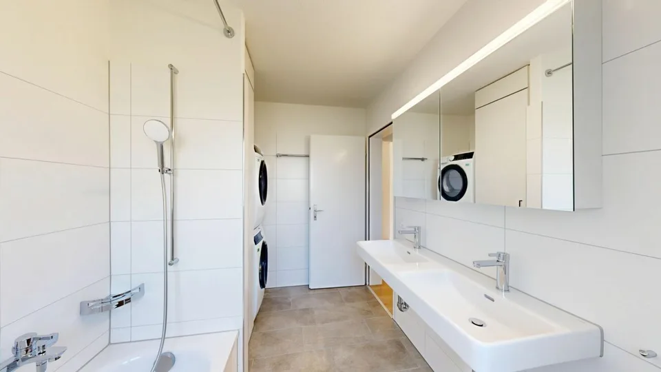 Living in new splendor - Bright 3.5-room apartment with sunny balcony - First occupancy after complete renovation