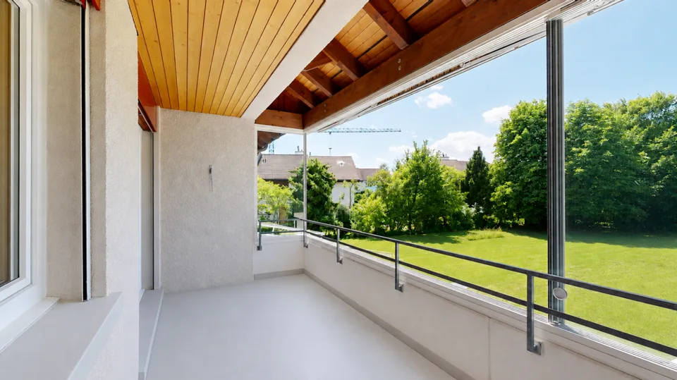 Appartamento attraente di 3.5 locali con balcone soleggiato - Prima occupazione dopo rinnovamento globale amorevole
