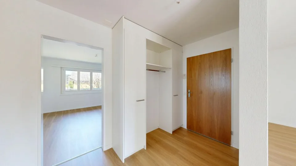 Appartamento attraente di 3.5 locali con balcone soleggiato - Prima occupazione dopo rinnovamento globale amorevole
