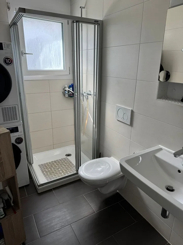 Very nice accommodation in a small building, green area, 3.5 rooms with balcony
