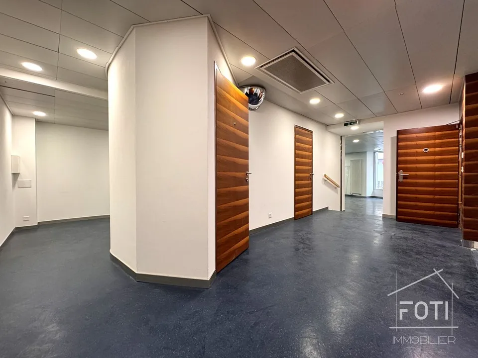 Büro in einem ideal im Stadtzentrum von Monthey gelegenen Gewerbegebäude