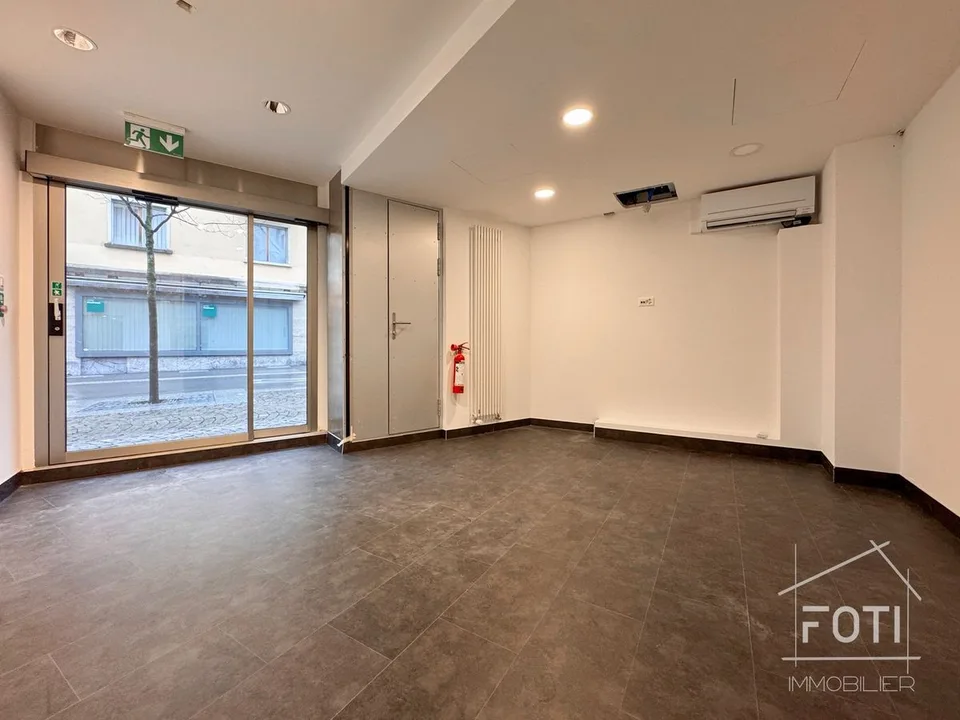 Büro in einem ideal im Stadtzentrum von Monthey gelegenen Gewerbegebäude