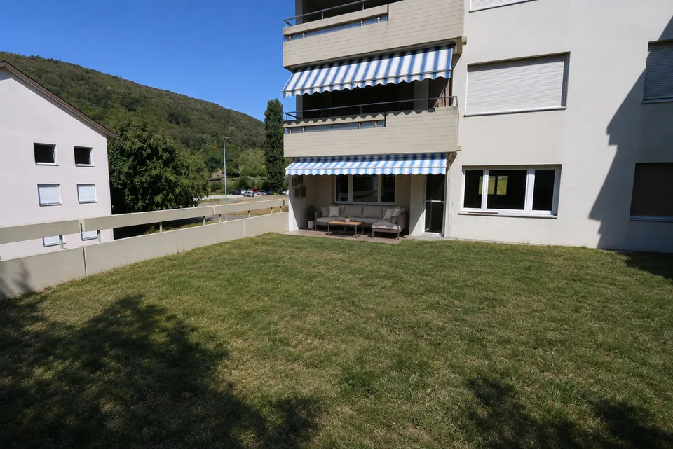Gartensitzplatzwohnung mit Umschwung an ländlicher Lage