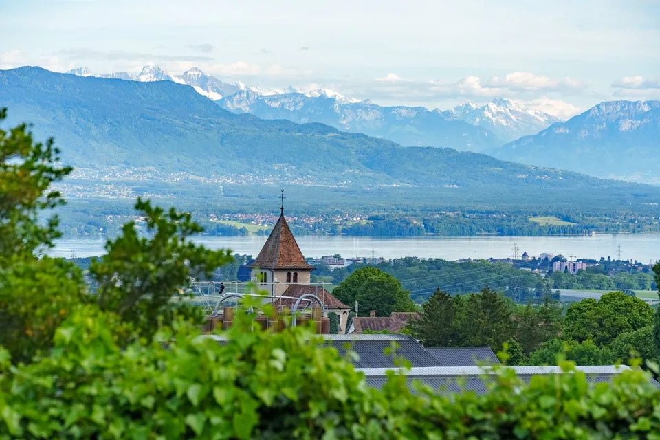 Genolier — Appartamento Elegante con Vista sul Lago e sulle Alpi