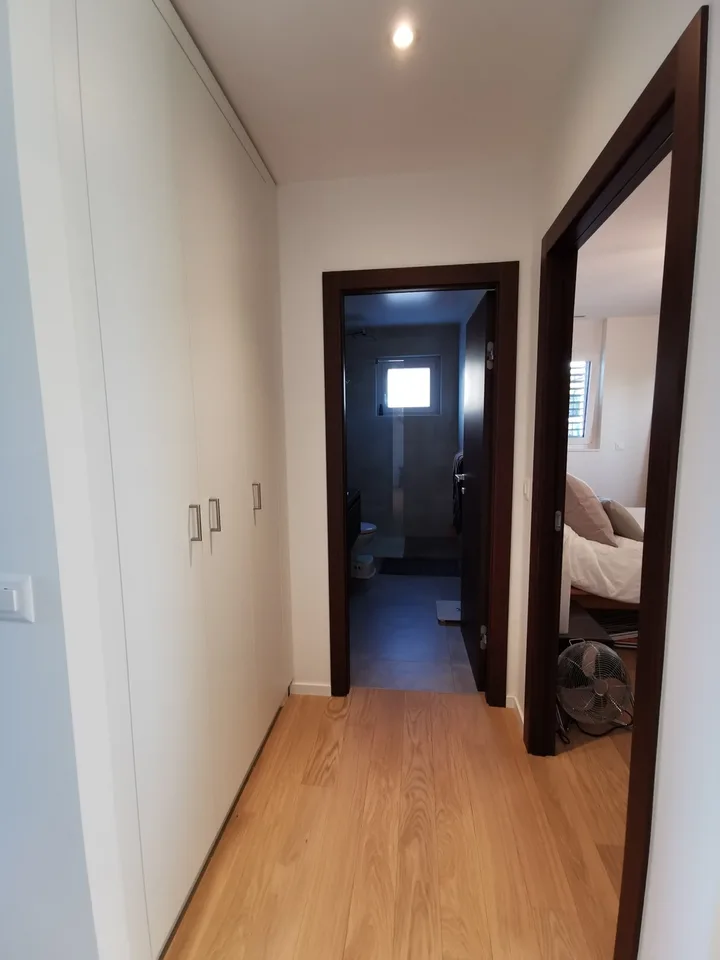 Neues 2,5-Zimmer-Apartment, Terrasse und Garten