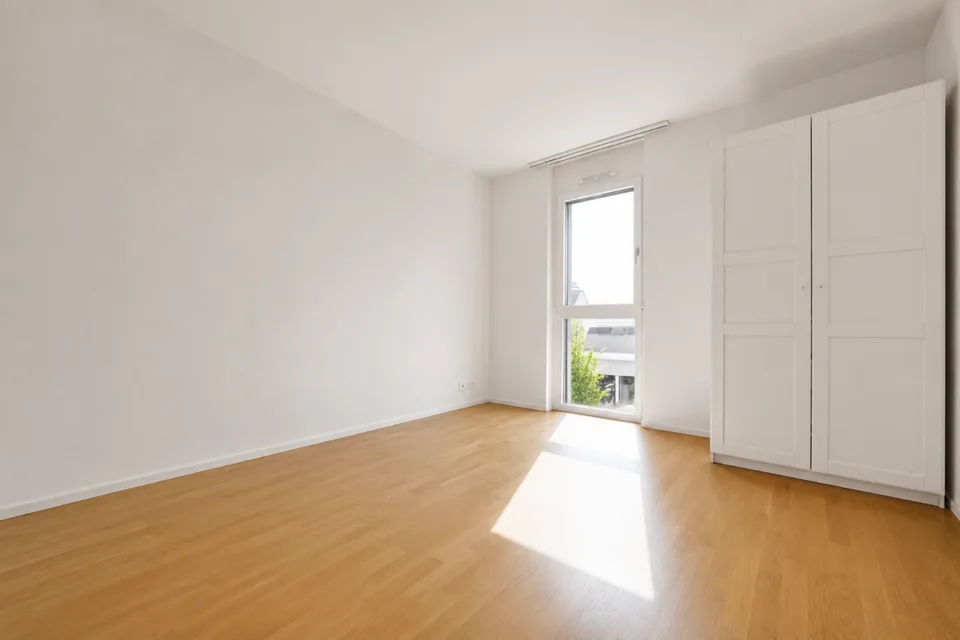 CONTEMPORAIN DE STANDING AVEC BALCON-TERRASSE PROCHE DU LAC