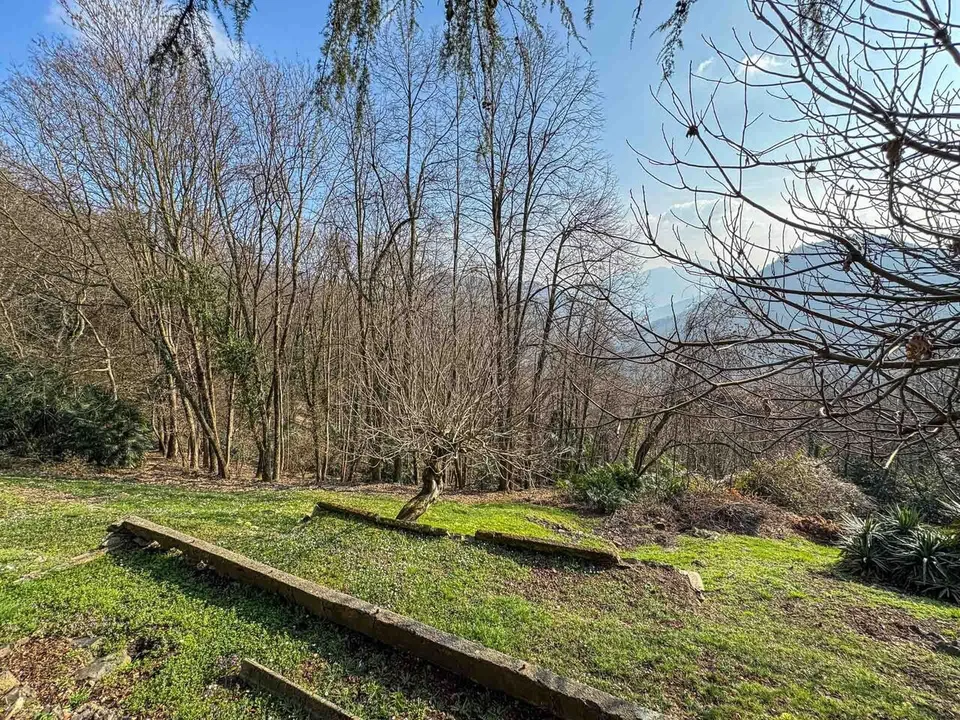 Kernhaus mit Garten in Aranno