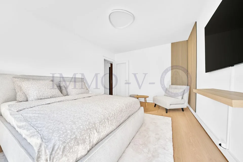 RISTRUTTURATO E ARREDATO CON TERRAZZA - POSIZIONE IDEALE