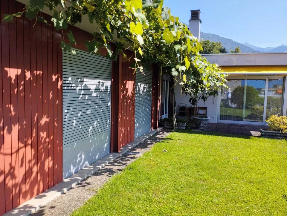 MURALTO - Elegante appartamento con piscina privata e super vista lago