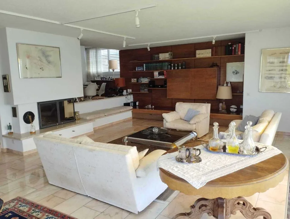 MURALTO - Elegante appartamento con piscina privata e super vista lago