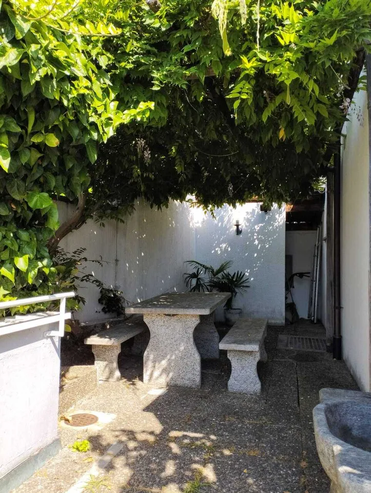 MURALTO - Elegante appartamento con piscina privata e super vista lago