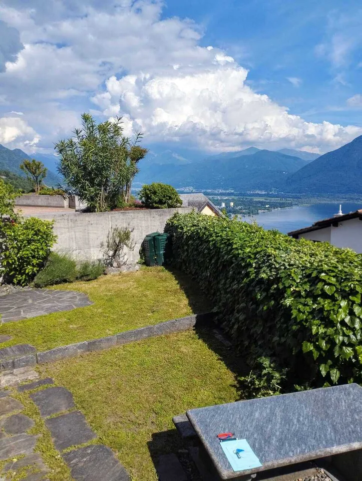 BRIONE SOPRA MINUSIO - Typisches Tessiner Haus mit atemberaubendem Seeblick