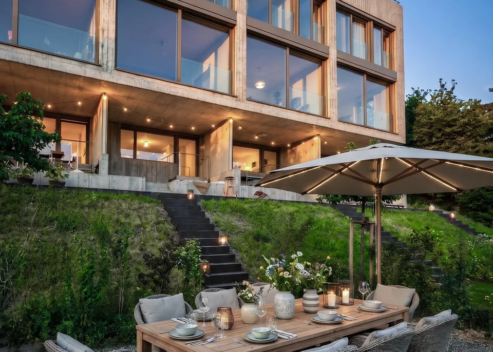 ZEITLOSE ARCHITEKTUR UND EIN WOHNKONZEPT DER EXTRAKLASSE