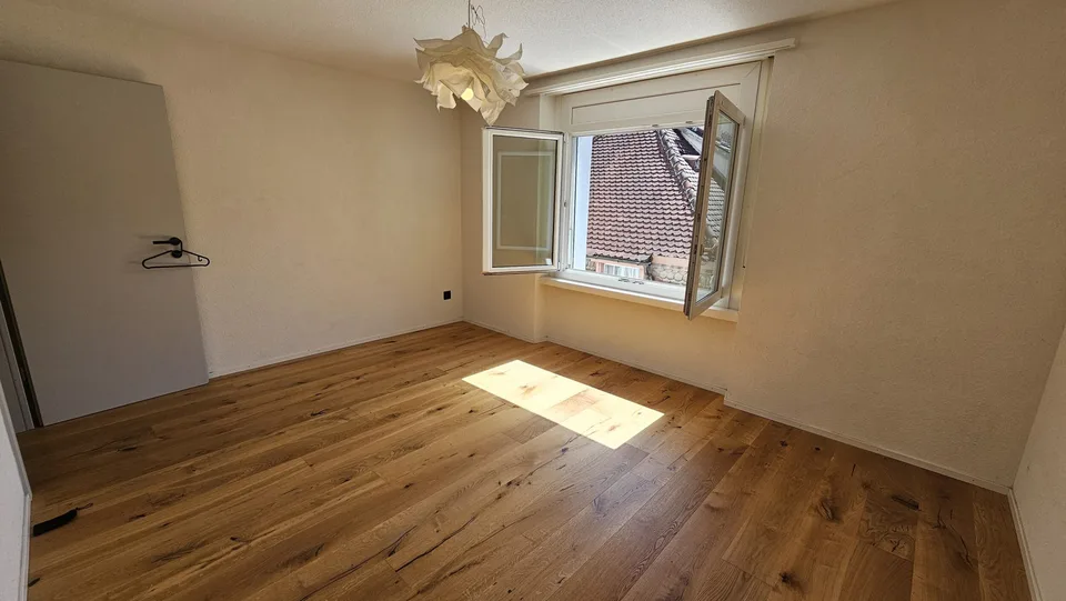 Zu verkaufen in Moutier charmante 4,5-Zimmer-Wohnung