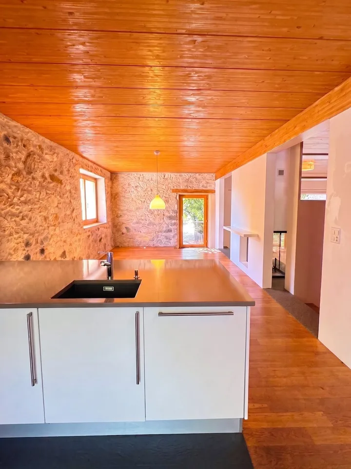 Magnifico appartamento/casa di villaggio con grande giardino