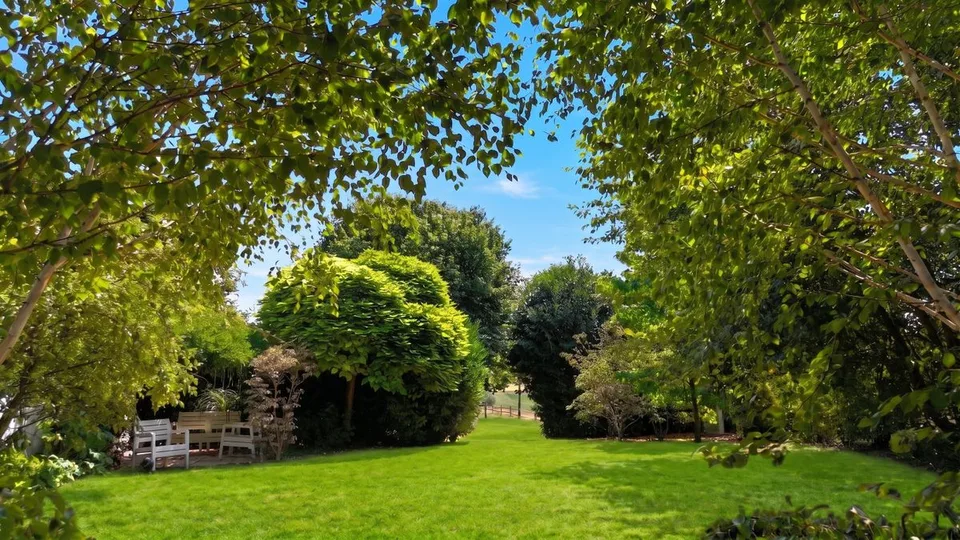 Magnifico appartamento/casa di villaggio con grande giardino