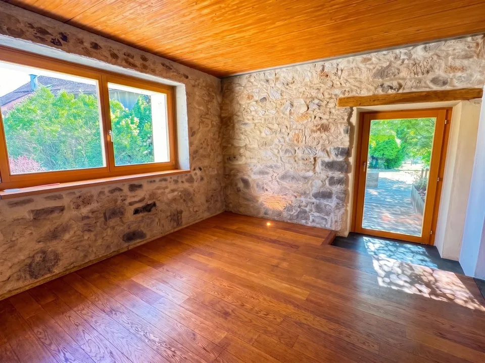 Magnifico appartamento/casa di villaggio con grande giardino