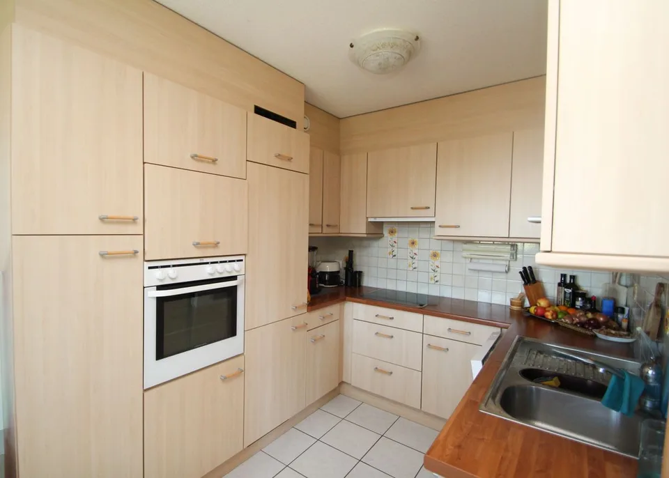 Charmanter Apartment 3.5 Zimmer mit Balkon - 1. Stock