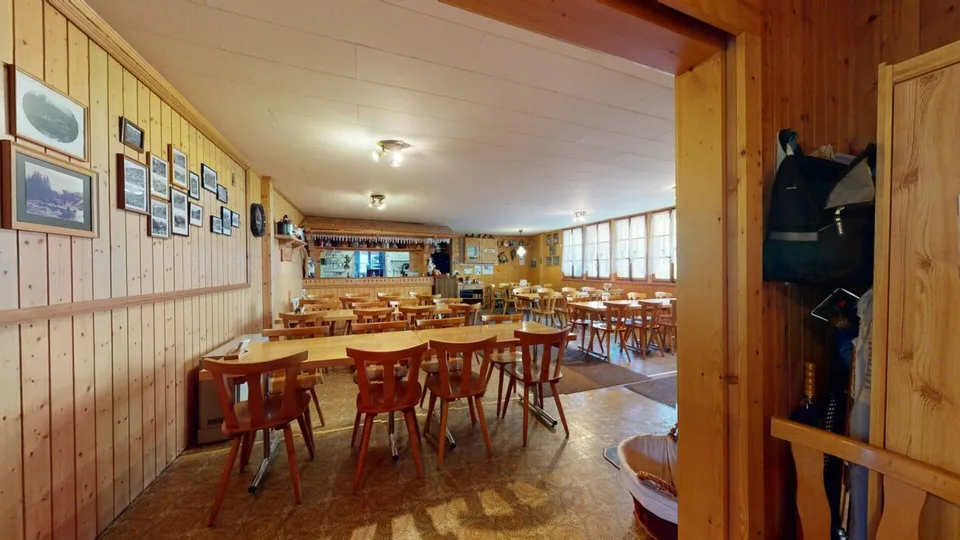 Ristorante `Pintli` con appartamento per gli ospiti