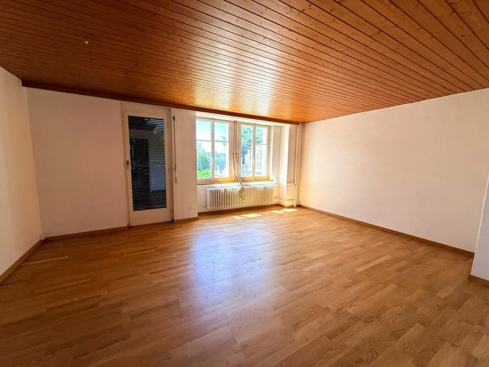 Multi-family house with 4 residential units in a central location in Bellach
