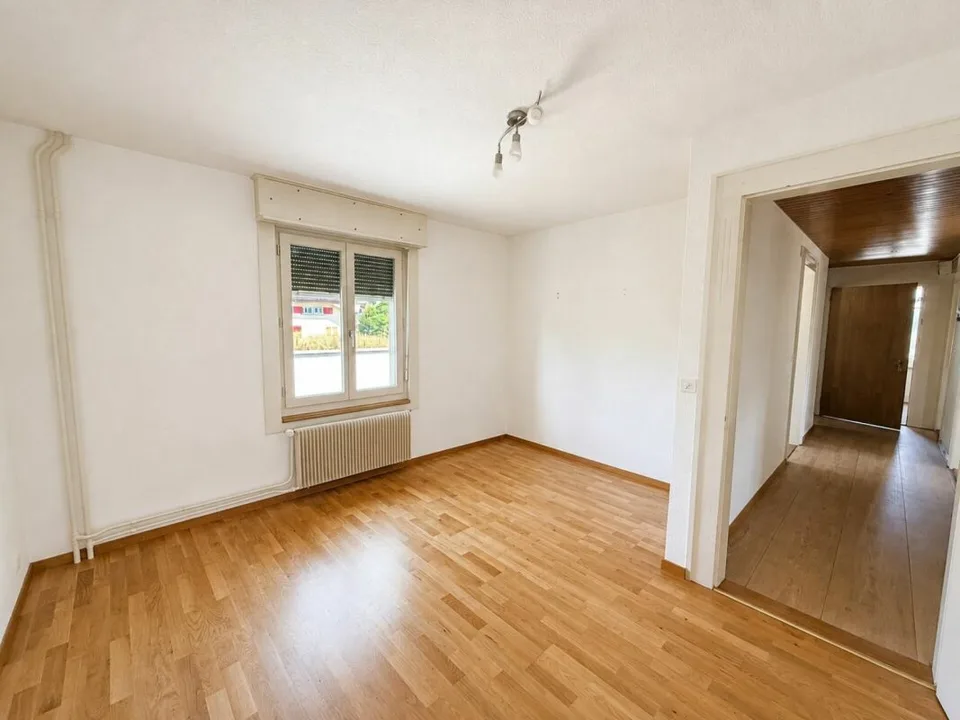 Multi-family house with 4 residential units in a central location in Bellach