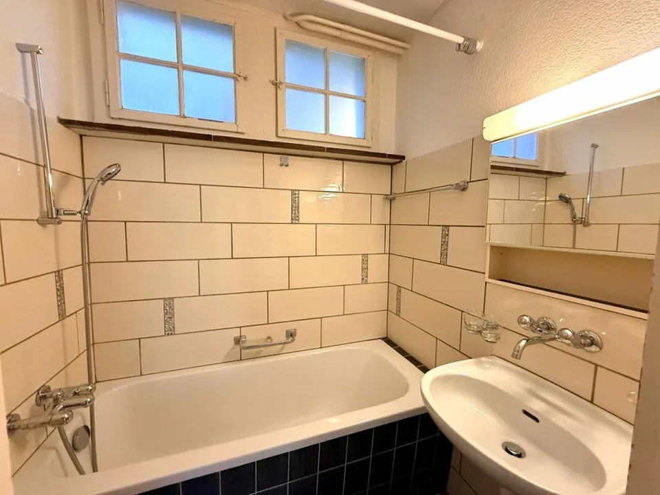 Multi-family house with 4 residential units in a central location in Bellach