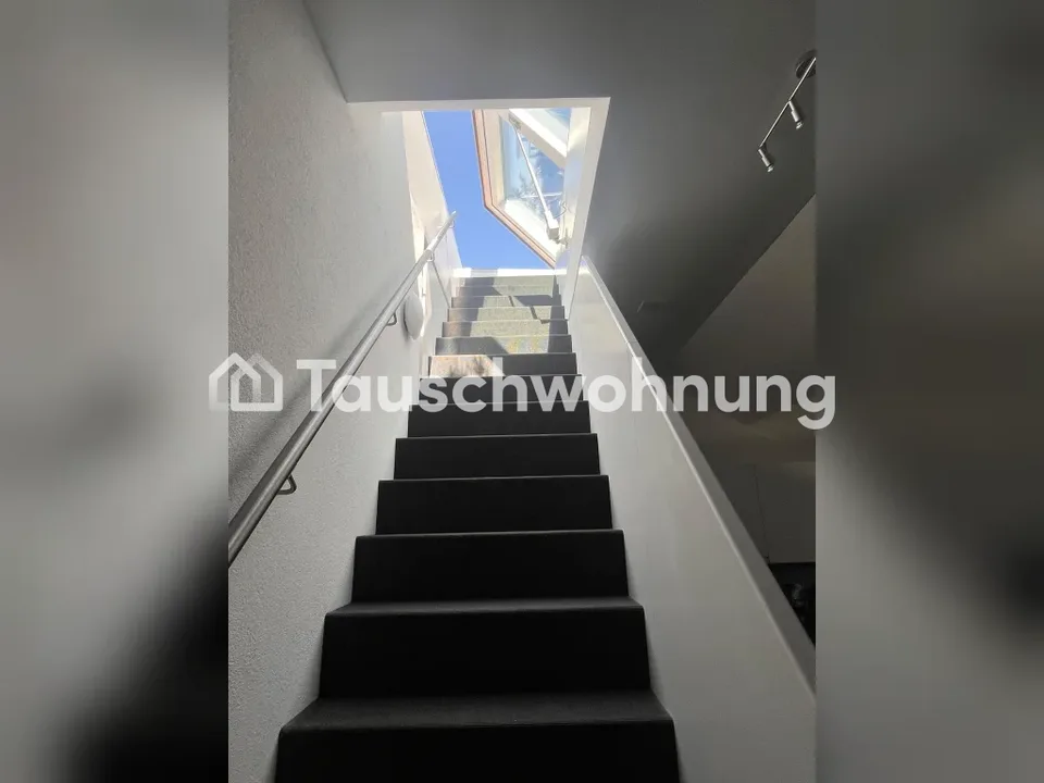 Attika Wohnung im Zentrum von Seebach