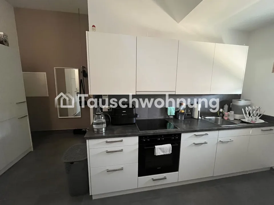 Attika Wohnung im Zentrum von Seebach