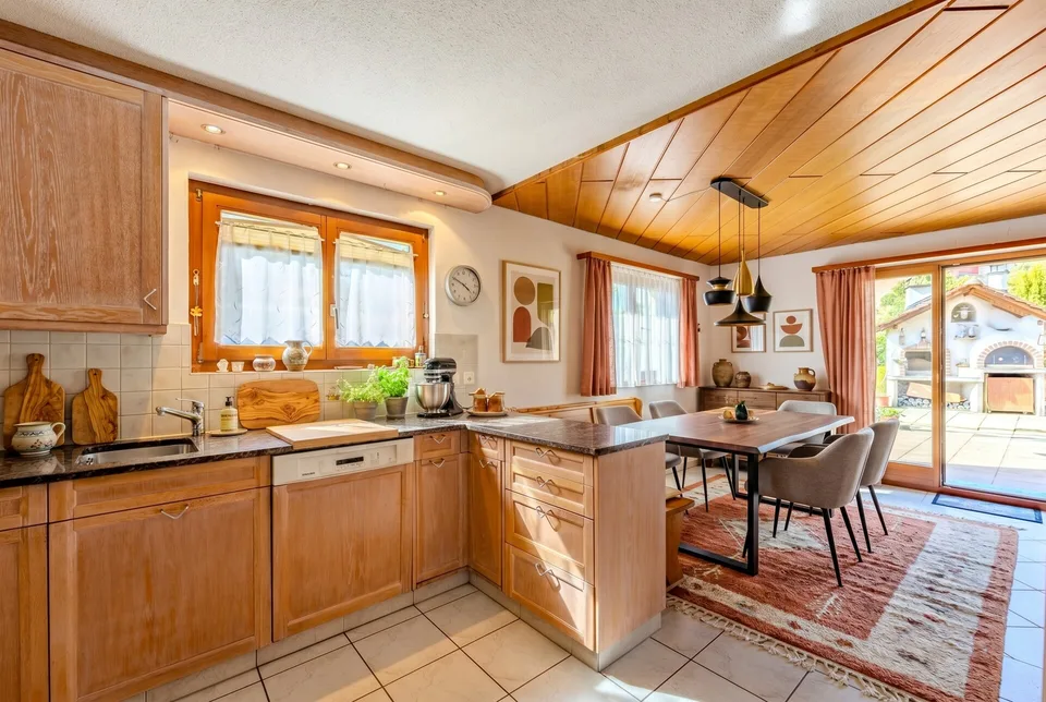 Grosszügiges Haus mit Einliegerwohnung und vielseitigem Potenzial