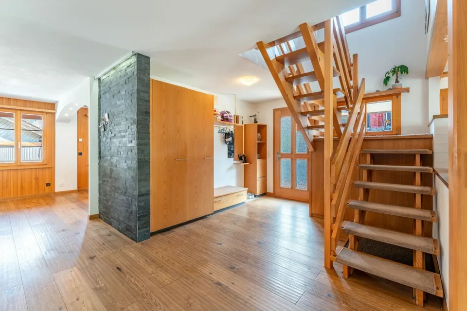 Ursenbach | 30 minutes à Burgdorf | Grande maison rénovée avec réserve de terrain constructible et de nombreuses possibilités d'utilisation
