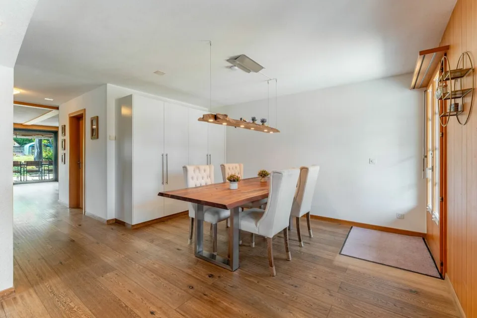 Ursenbach | 30 minutes à Burgdorf | Grande maison rénovée avec réserve de terrain constructible et de nombreuses possibilités d'utilisation