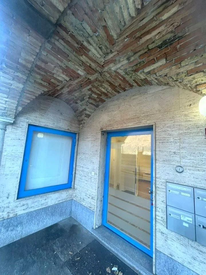 COMMERCIAL SPACE