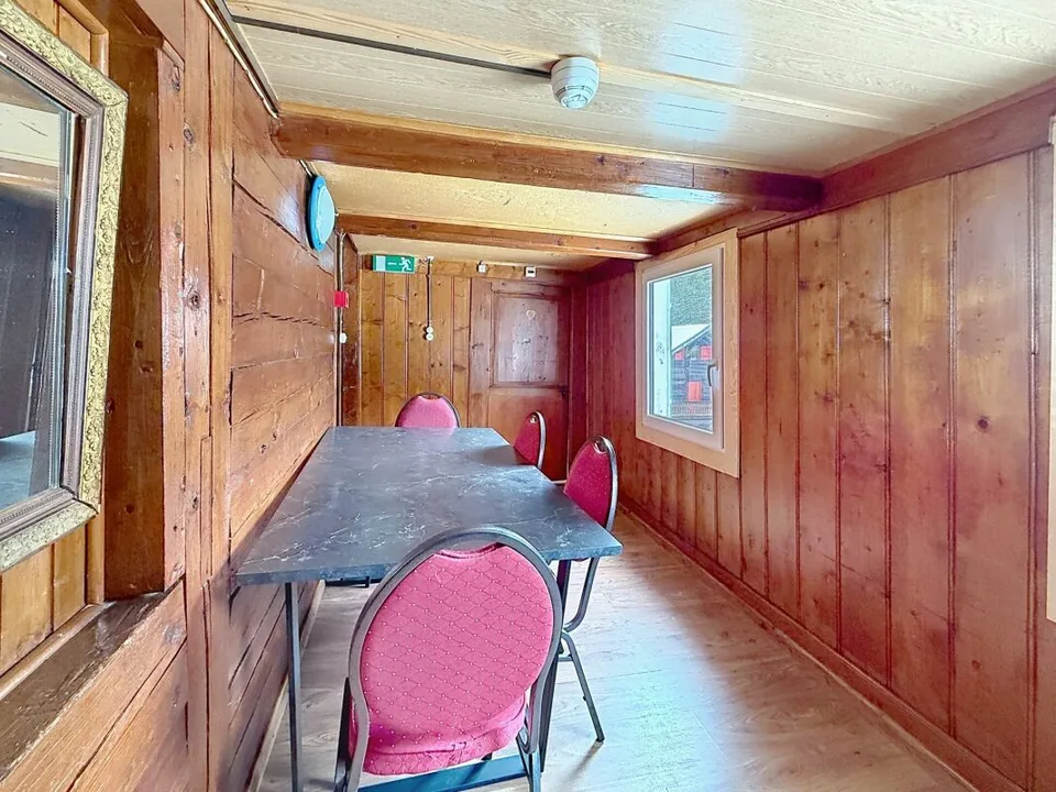 Gasthof mit 16 Zimmern und Bar zur Miete in Morgins
