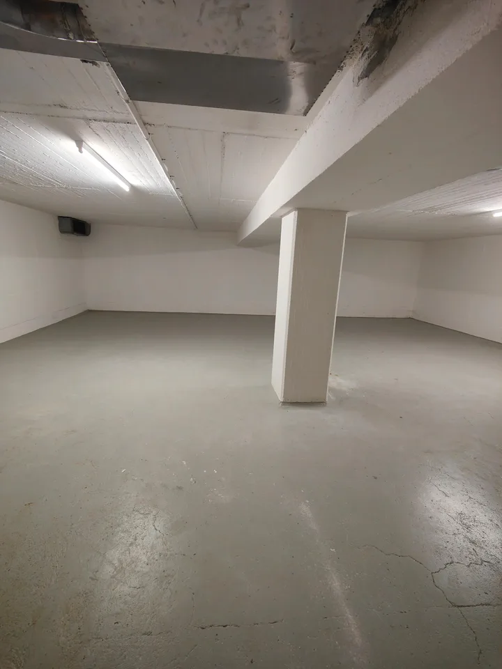 Louer un espace de stockage Zurich District 7 - 87m2 Zeltweg 67