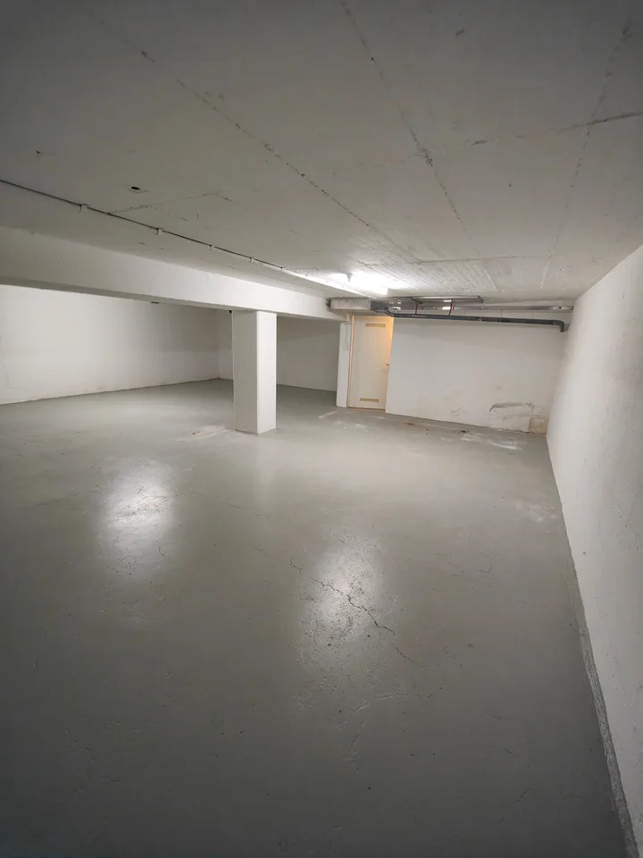 Louer un espace de stockage Zurich District 7 - 87m2 Zeltweg 67