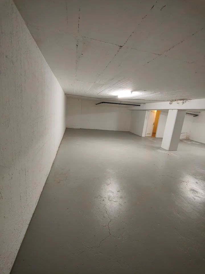 Louer un espace de stockage Zurich District 7 - 87m2 Zeltweg 67