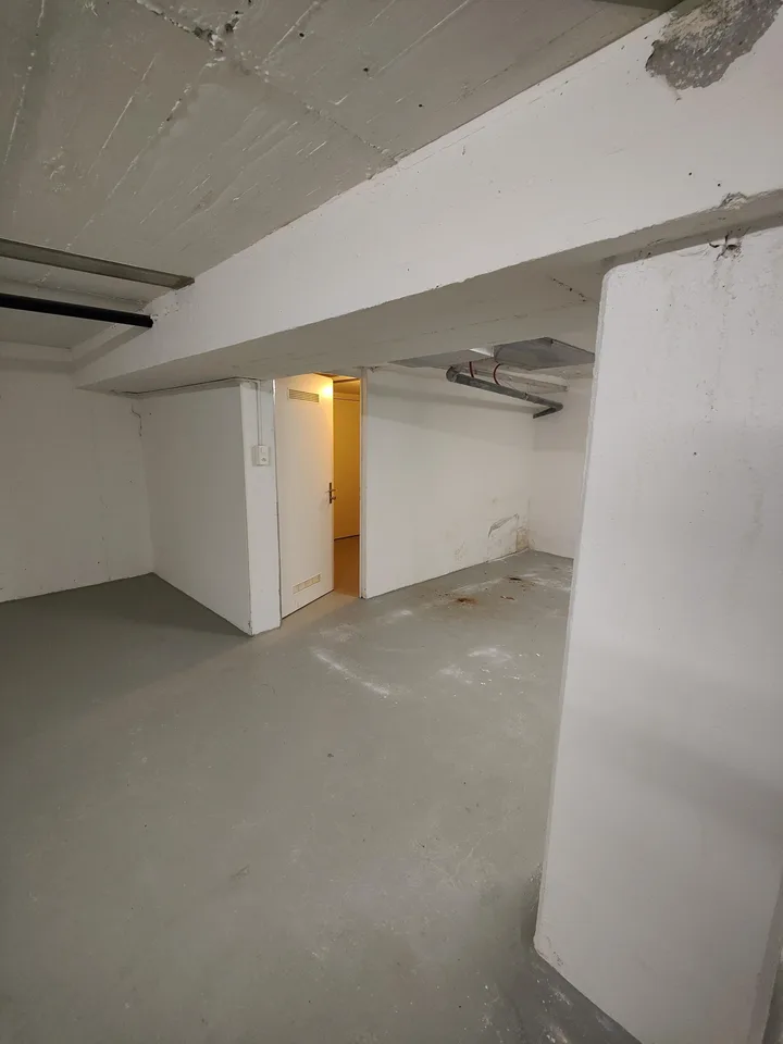 Louer un espace de stockage Zurich District 7 - 87m2 Zeltweg 67
