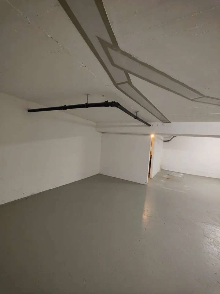 Louer un espace de stockage Zurich District 7 - 87m2 Zeltweg 67