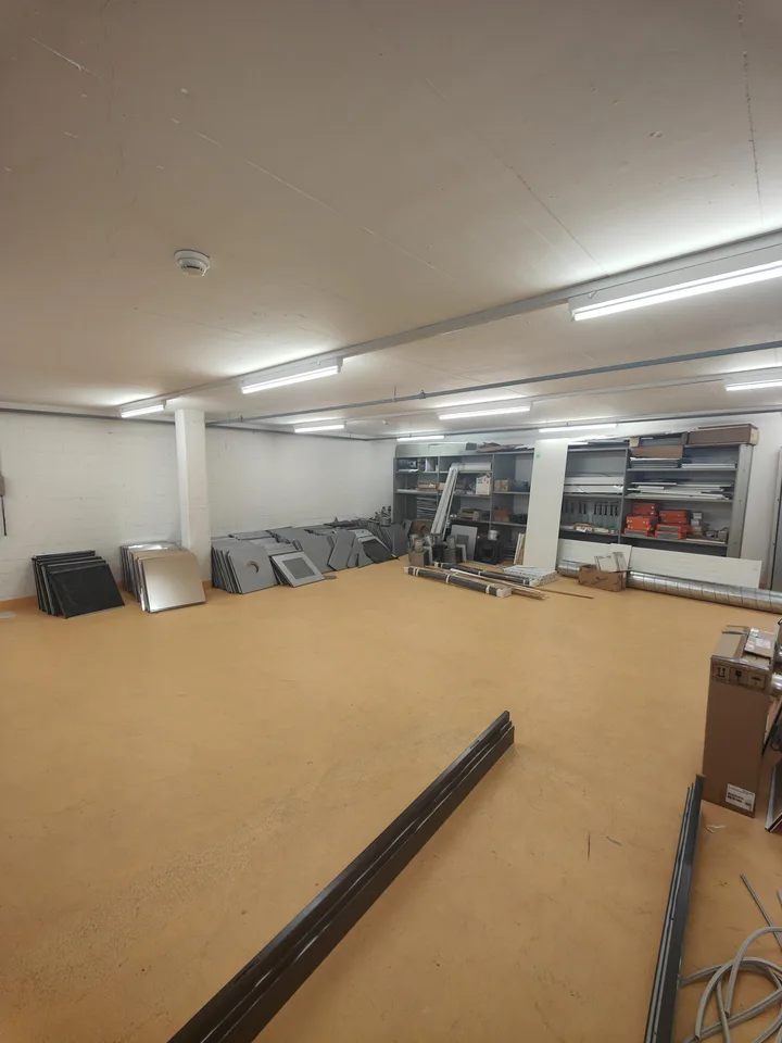 85.8m2 Magazzino Schaffhausen - Stauffacherstrasse 36