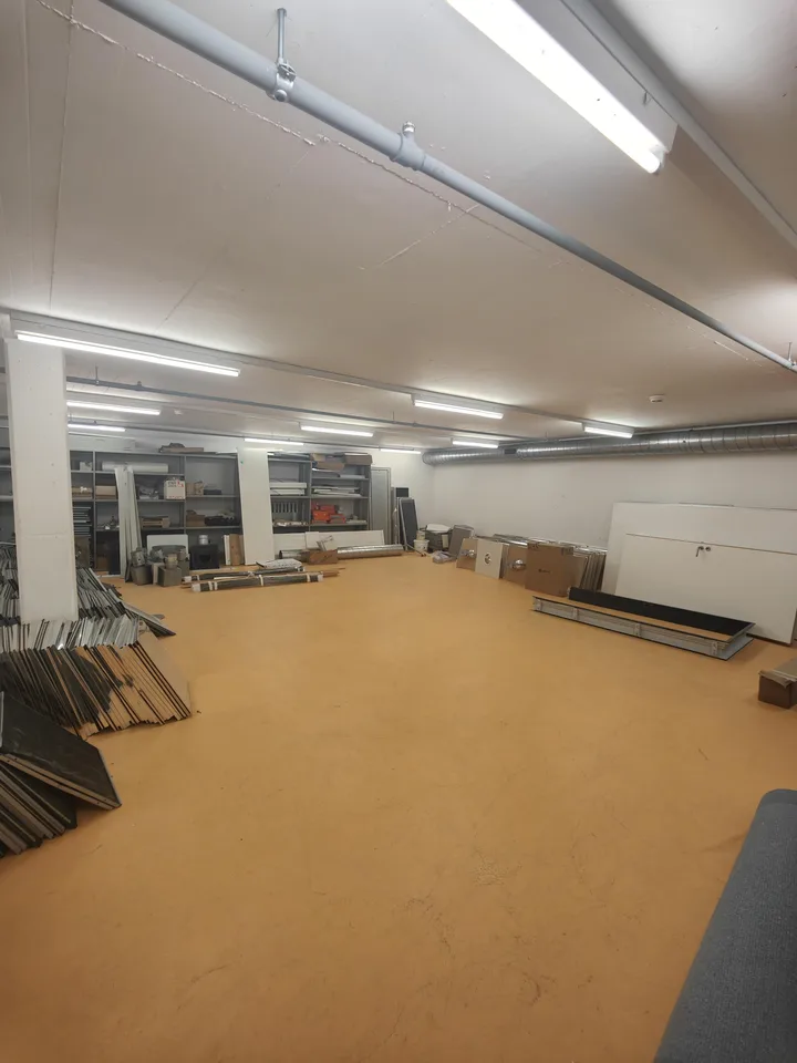 85.8m2 Magazzino Schaffhausen - Stauffacherstrasse 36
