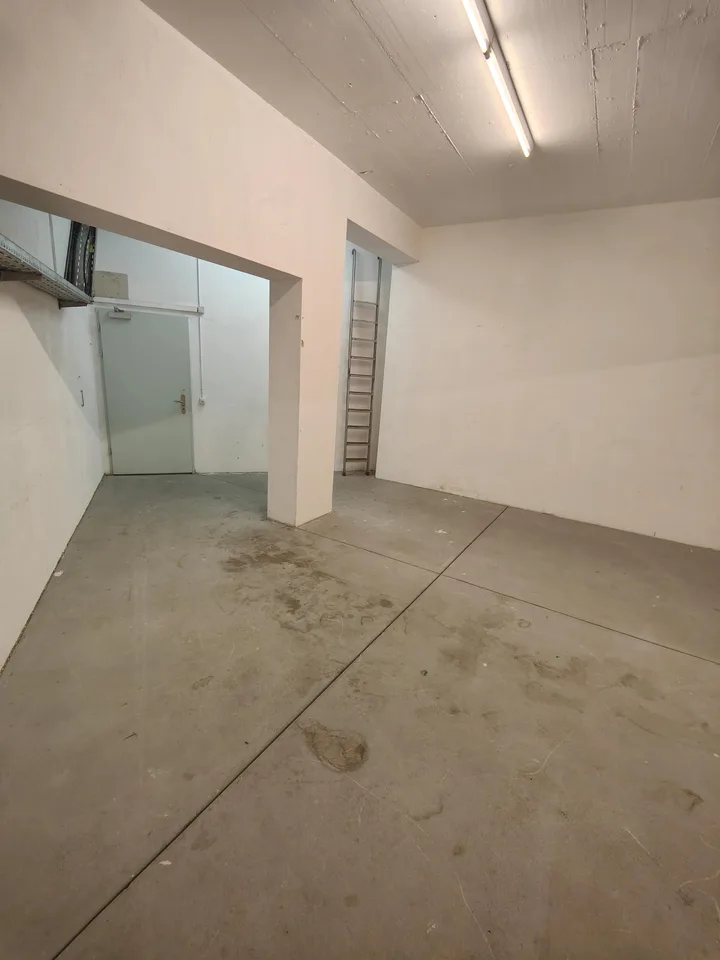 Affittare spazio di stoccaggio a Basilea - 53m2 vicino a Basilea SBB