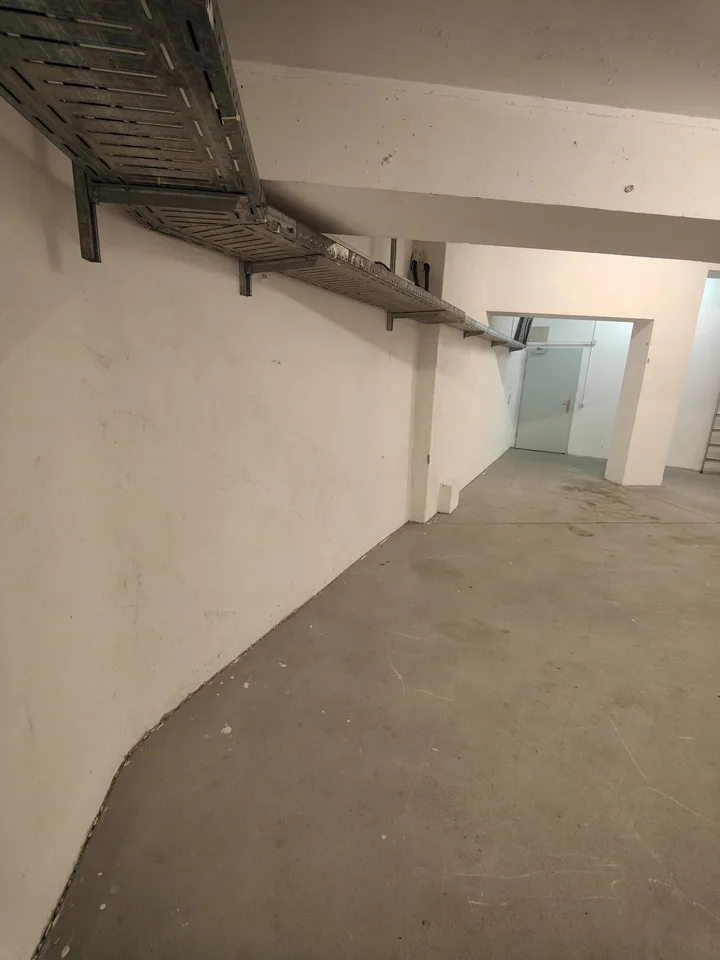 Affittare spazio di stoccaggio a Basilea - 53m2 vicino a Basilea SBB