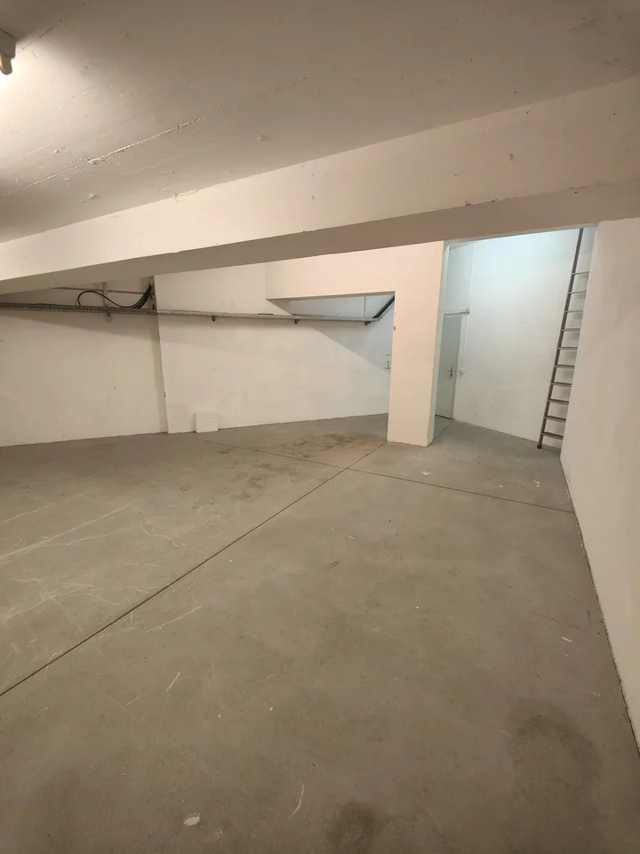 Affittare spazio di stoccaggio a Basilea - 53m2 vicino a Basilea SBB