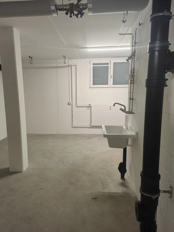 23.7m2 Storage Room Suhr - Gönhardweg 11A (AVAILABLE FROM MID SEPTEMBER)