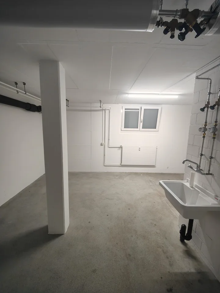 23.7m2 Storage Room Suhr - Gönhardweg 11A (AVAILABLE FROM MID SEPTEMBER)