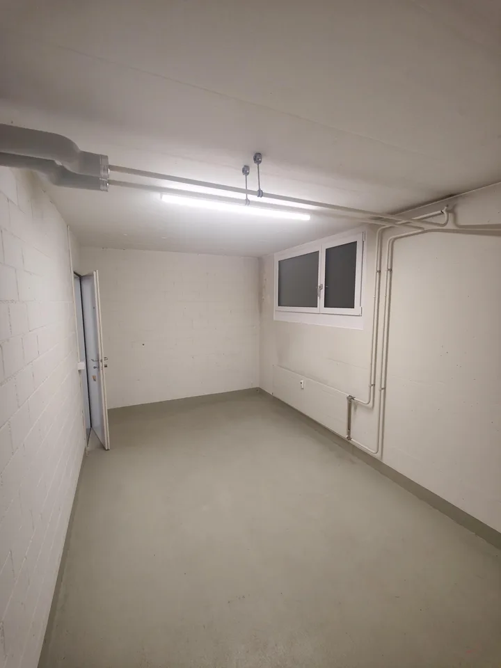 13.2m2 Salle de stockage Suhr - Gönhardweg 13B (DISPONIBLE À PARTIR DU DÉBUT D'OCTOBRE)