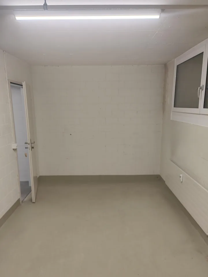 13.2m2 Salle de stockage Suhr - Gönhardweg 13B (DISPONIBLE À PARTIR DU DÉBUT D'OCTOBRE)