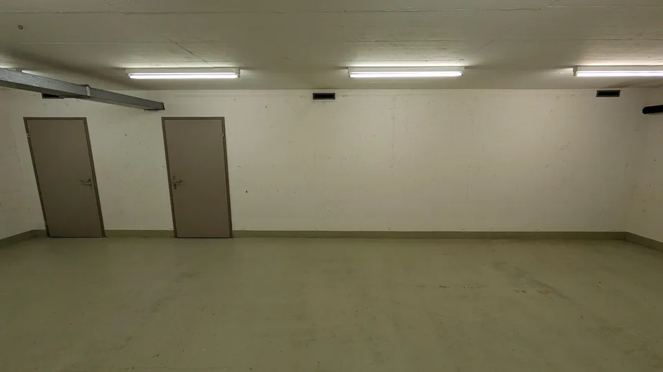 46.0m2 Magazzino Schlieren - Uitikonerstrasse 2/4 (DISPONIBILE DA METÀ OTTOBRE)
