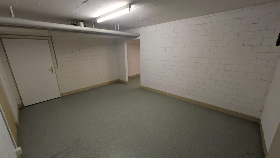 74.0m2 Storage Room Fehraltorf - Haldenstrasse 4